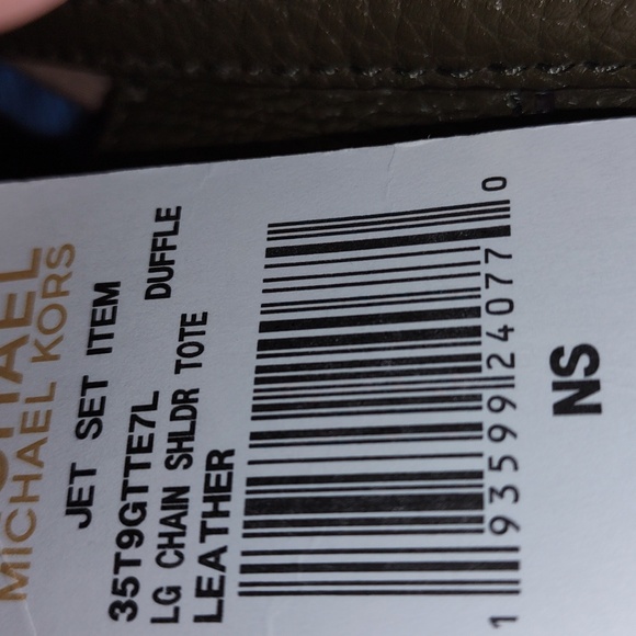 Michael Kors Shoulder Green Pebbled Leather Tote - Picture 11 of 11